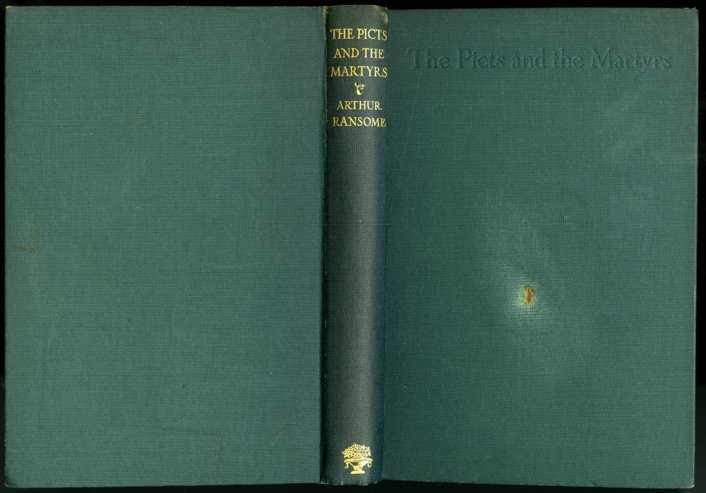 『スカラブ号の夏休み（THE PICTS AND THE MARTYRS）』（Jonathan Cape、初版1943年6月） の表紙